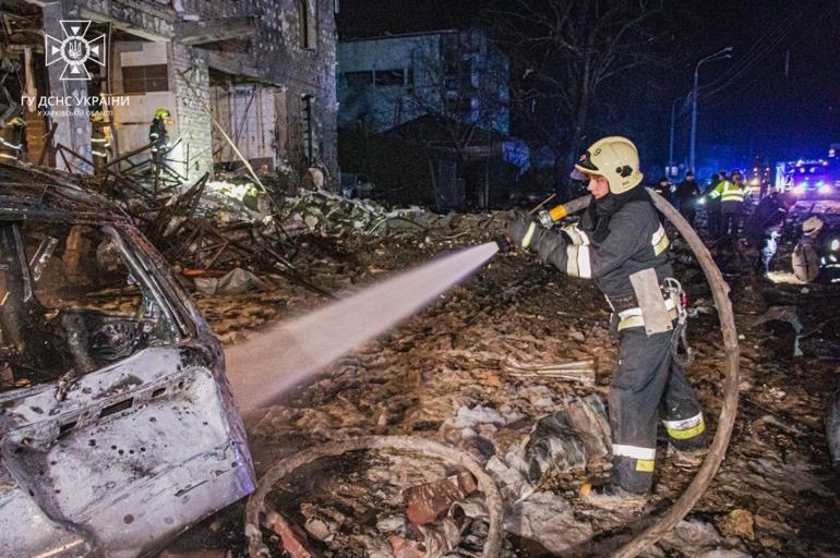 Rusya, Harkiv’deki bir oteli vurdu: 13 yaralı