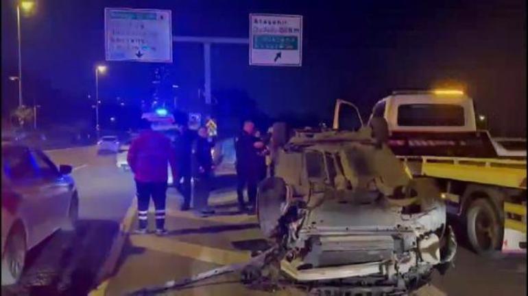 Üsküdar D-100 Karayolu'nda iki otomobil çarpıştı: 4 yaralı