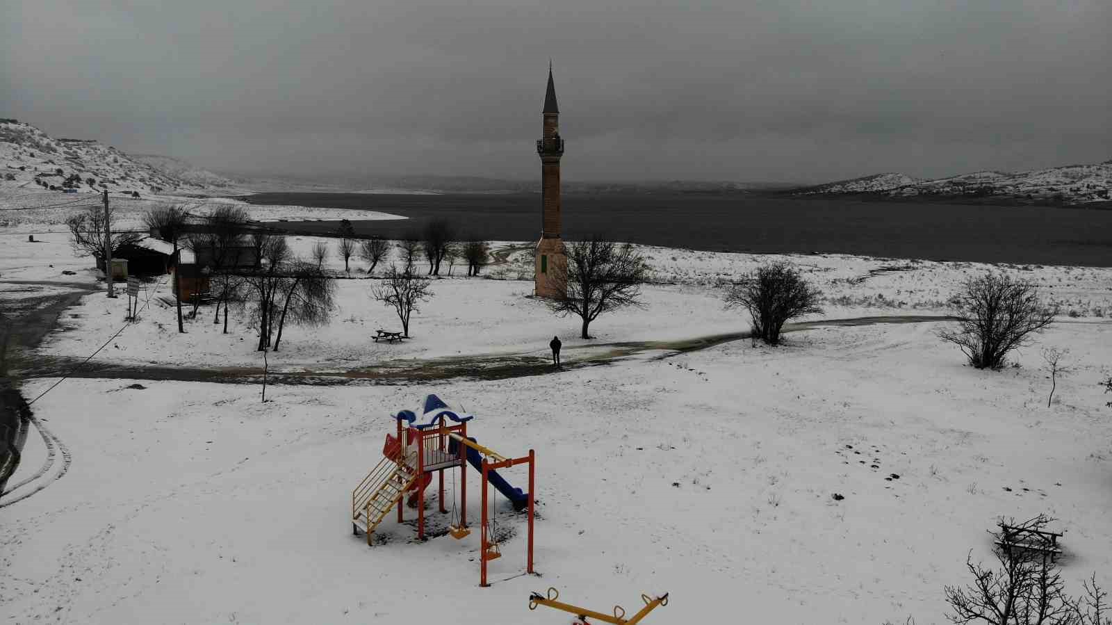 Eskişehir’de havadan görüntülenen kar manzaraları mest etti