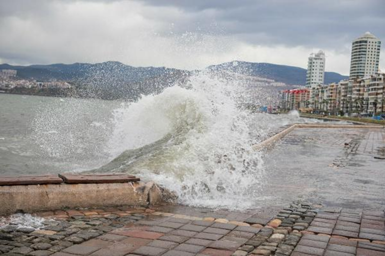İzmir için 'fırtına' uyarısı