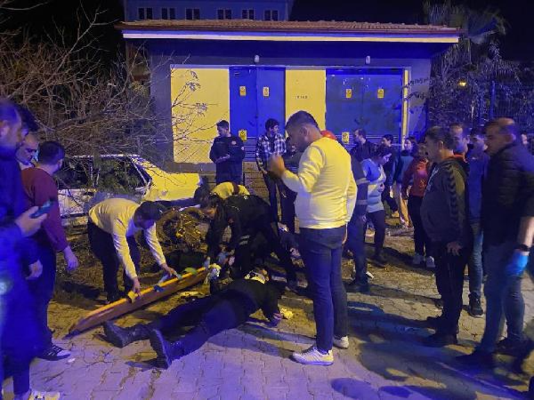 Adana'da iki otomobil çarpıştı: 5 yaralı