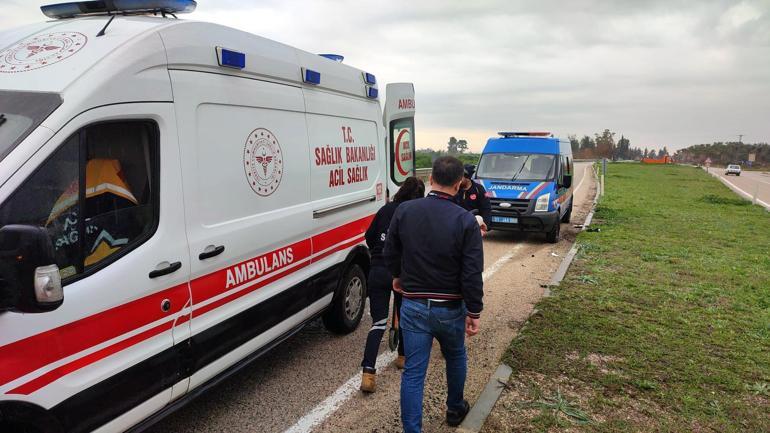 Adana'da yolcu minibüsü devrildi; 8 yaralı