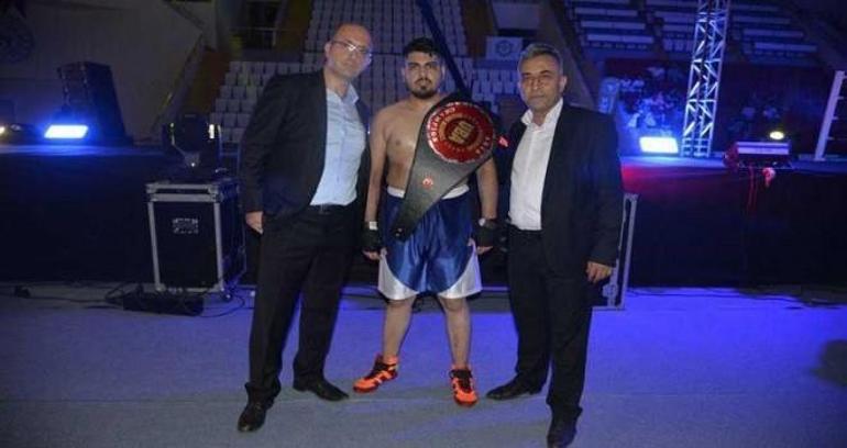 İzmir'in şampiyon yumruğu Gürkan