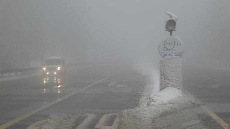 Bolu Dağı'nda sis etkili oldu