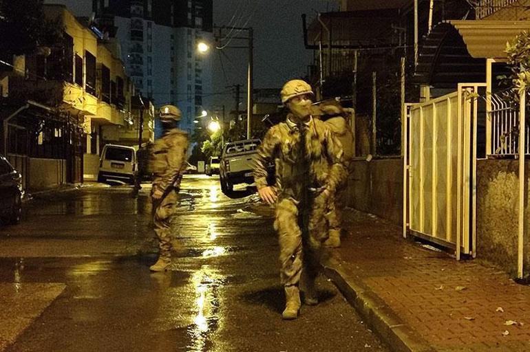 Mersin'de 431 polis ile, uyuşturucu satıcılarına şafak operasyonu; çok sayıda gözaltı