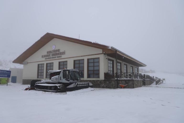 Keltepe Kayak Merkezi'nde kar kalınlığı 10 santime ulaştı