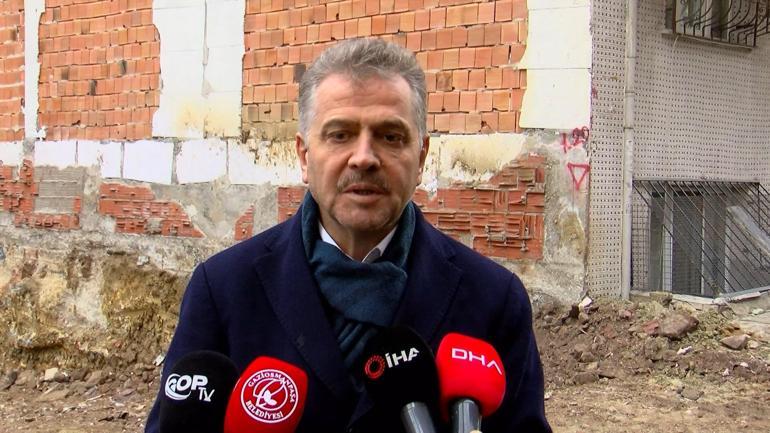 Gaziosmanpaşa Belediye Başkanı Usta: 2 binanın dengede kalmasını sağlamaya çalışıyor arkadaşlar