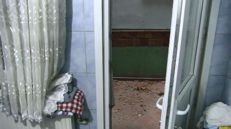 Esenyurt'ta inşaatı devam eden binadan düşen tuğlalar deprem paniği yarattı