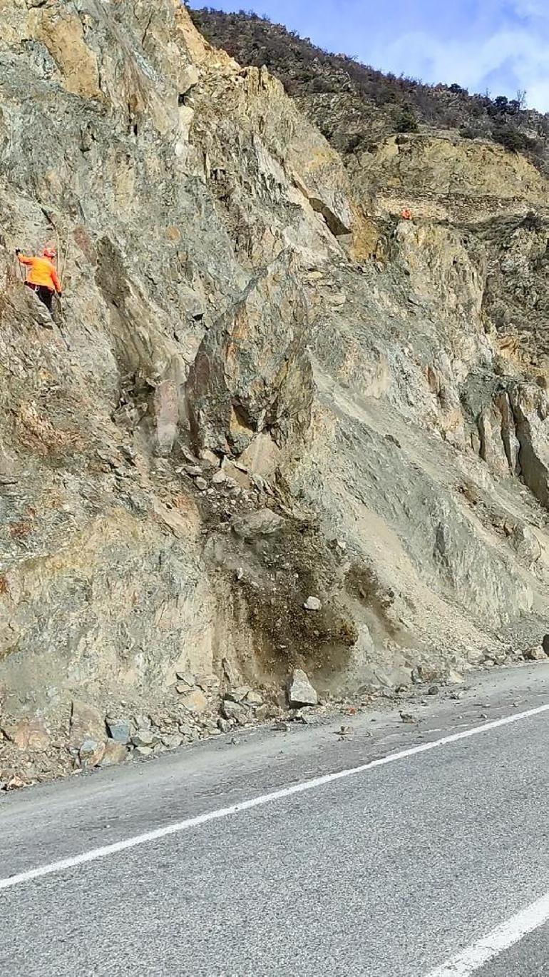 Artvin'de riskli kayalar için endüstriyel dağcılar devrede