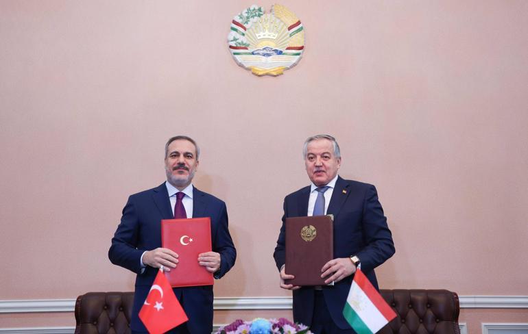 Bakan Fidan, Tacikistan Başbakanı Rahman ile görüştü