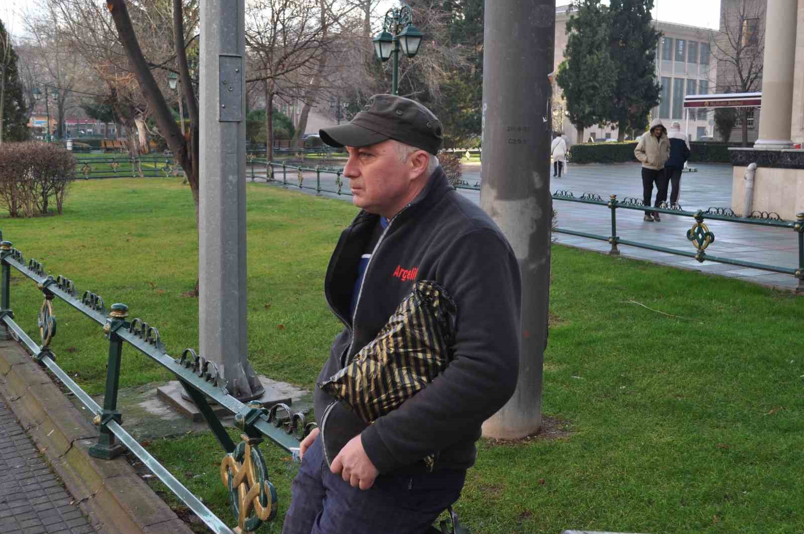 Hamal Pazarı’nda günlük yevmiye ile çalışan vatandaşlardan özel kıraathane talebi