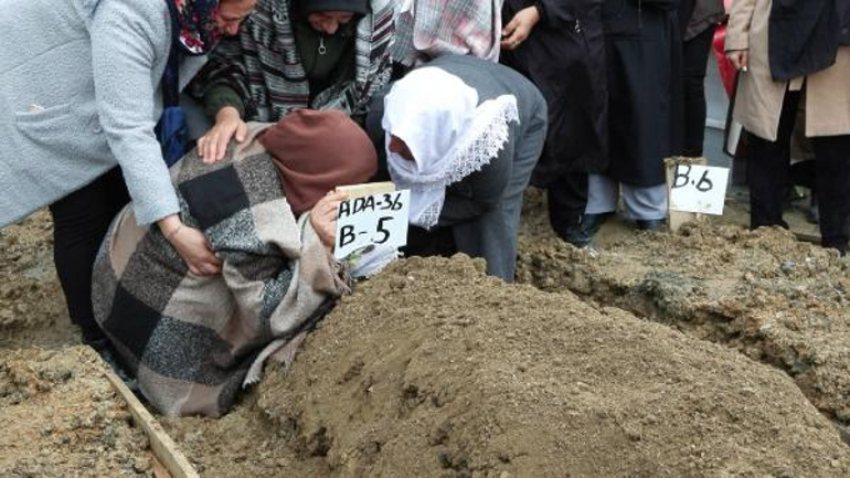 Sultangazi'deki çatışmada vurulan 15 yaşındaki Büşra son yolculuğuna uğurlandı