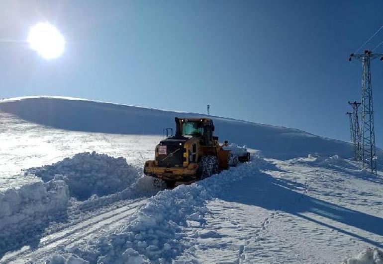 Van'da 86 yerleşim yerinin yolu, kardan kapandı
