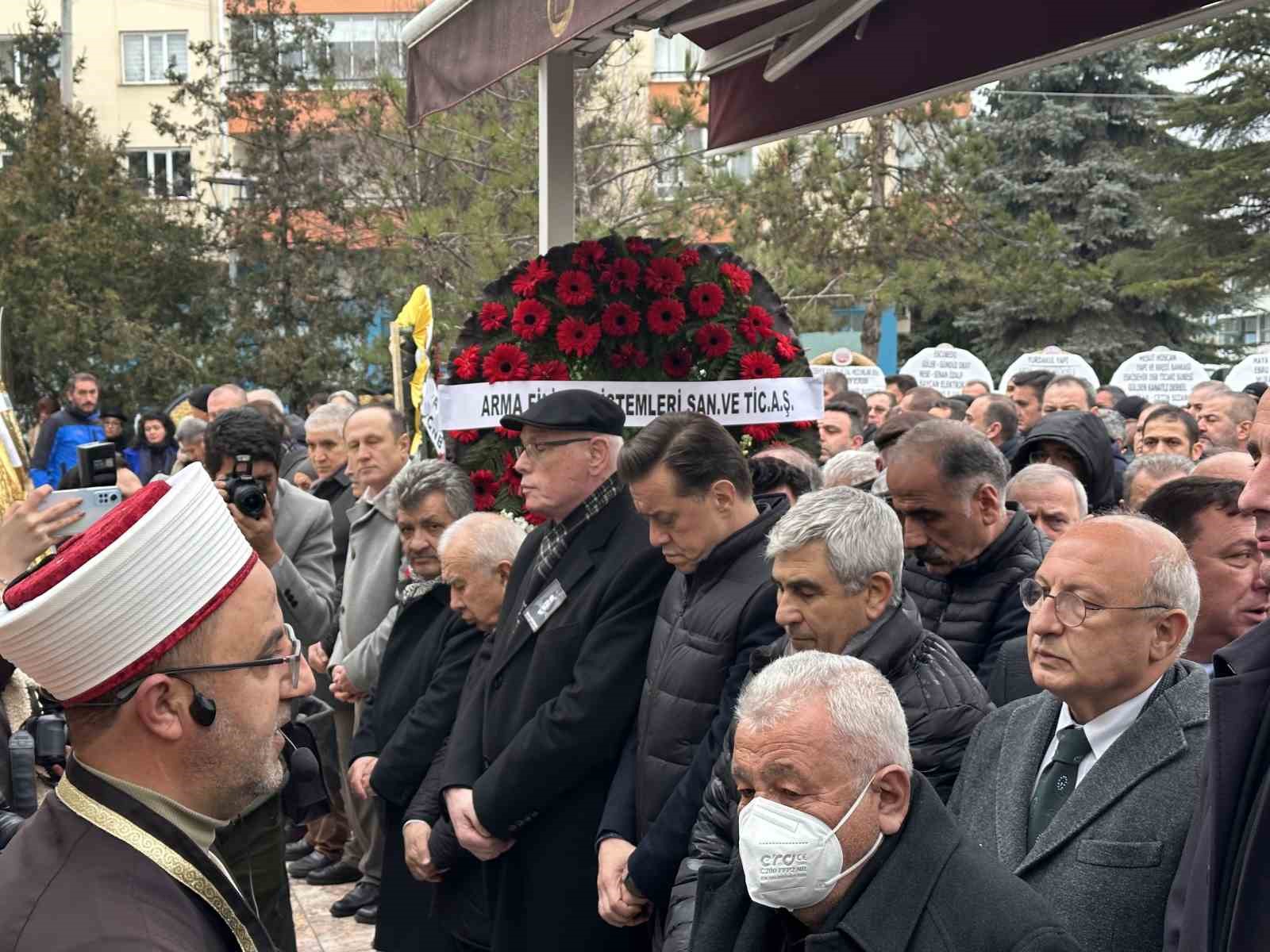 Aynur Özaydemir’in cenaze törenine yoğun katılım