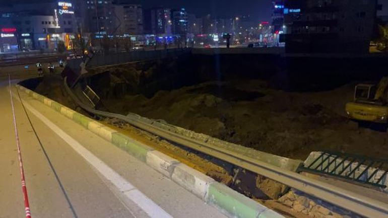 Bursa'da hafriyat kazısı sırasında yol çöktü
