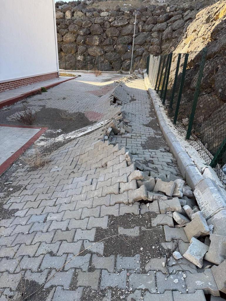 Samsun'da yapımı devam eden okul binasının bazı noktalarında göçük