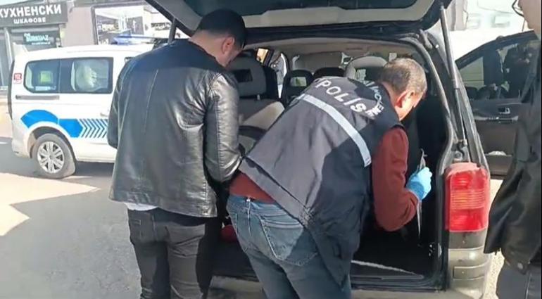 Bulgaristan plakalı otomobil, takip sırasında ekip aracına çarptı; 2 polis yaralı