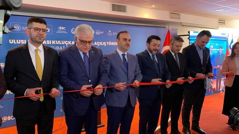Bakan Kacır, Uluslararası Kuluçka Merkezi'nin açılışına katıldı