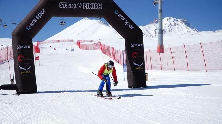 Erciyes'te diplomatik kayak ve snowboard yarışı