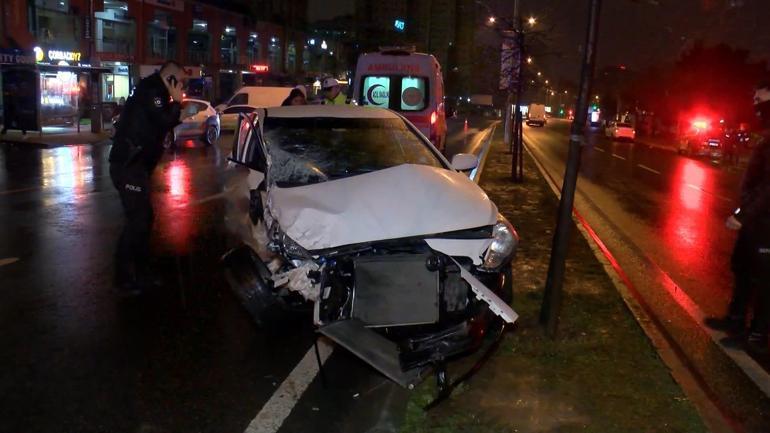 Ataşehir'de, panelvan ile otomobil çarpıştı: 1'i ağır 2 yaralı