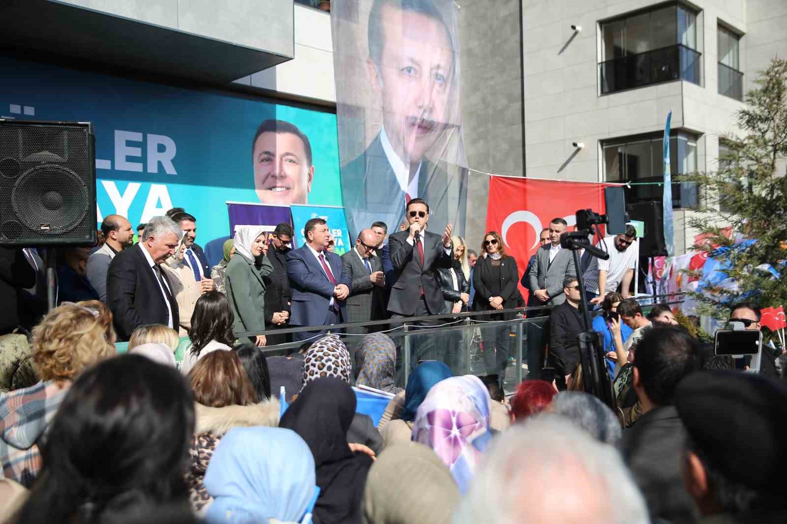 Bakan Göktaş, Eskişehir’de Seçim İrtibat Ofisi açılışına katıldı