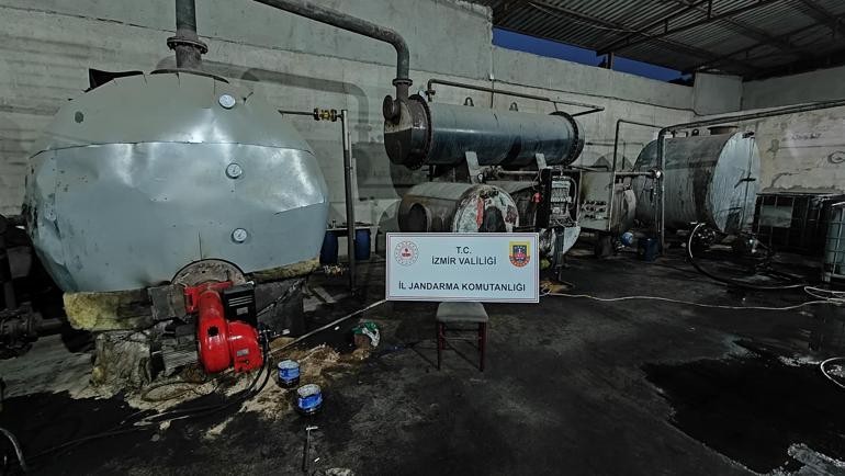 İzmir'de 11 bin litre sahte akaryakıt ele geçirildi