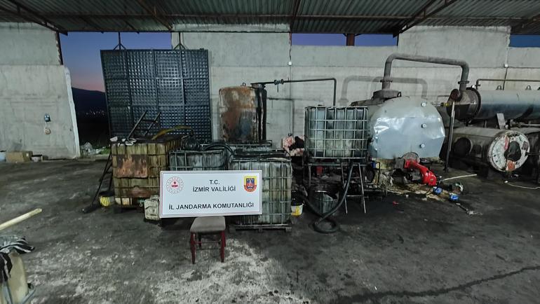 İzmir'de 11 bin litre sahte akaryakıt ele geçirildi