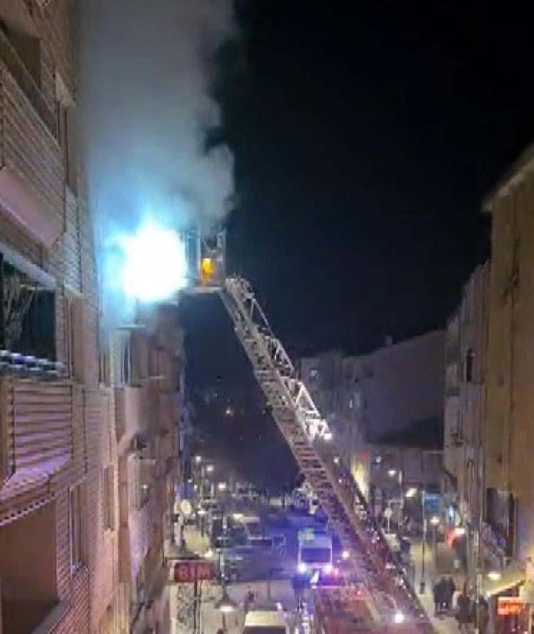 Silivri'de 5 katlı binada yangın