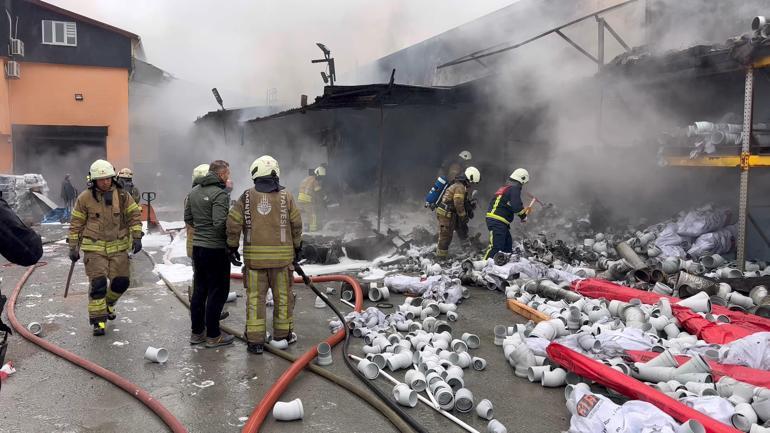 Arnavutköy'de plastik üretim ve depolama imalathanesinde yangın