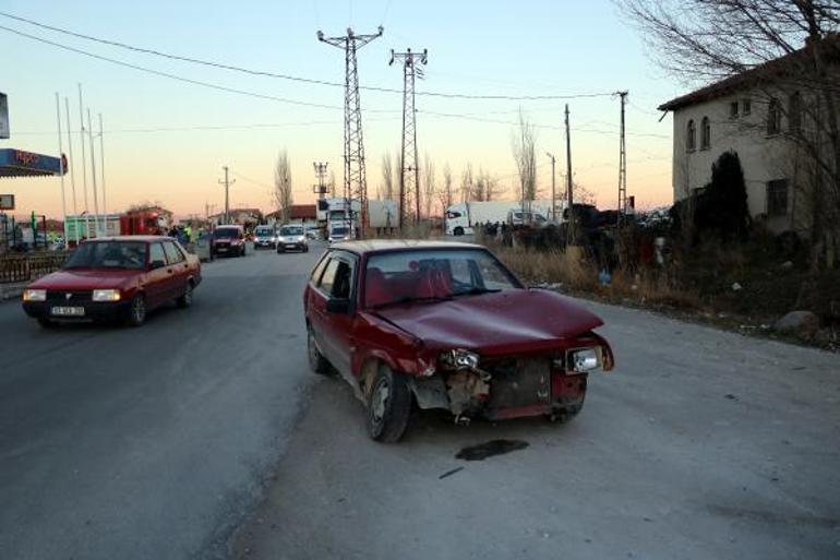 Afyonkarahisar'da 4 aracın karıştığı zincirleme kaza: 10 yaralı