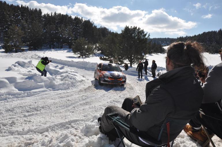 Kars'ta düzenlenen Kar Ralli Şampiyonası'nda ilk gün tamamlandı