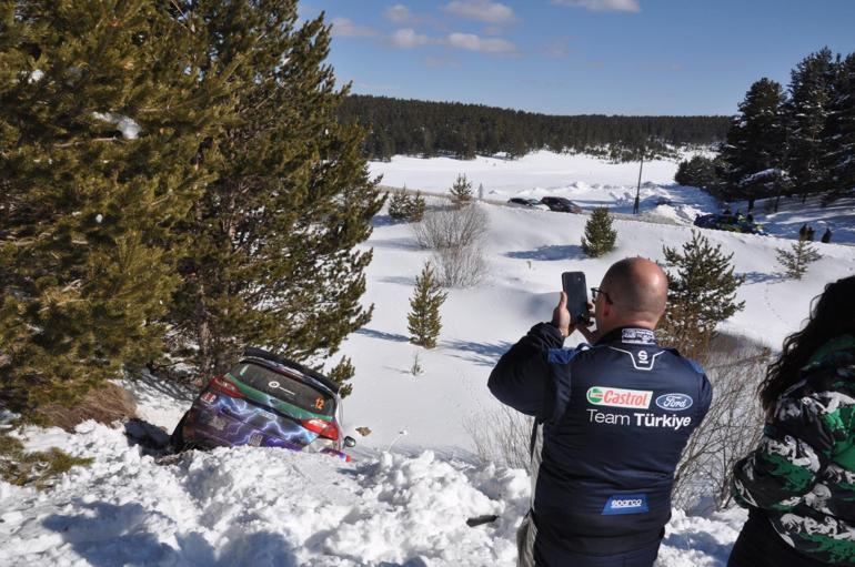 Kars'ta düzenlenen Kar Ralli Şampiyonası'nda ilk gün tamamlandı