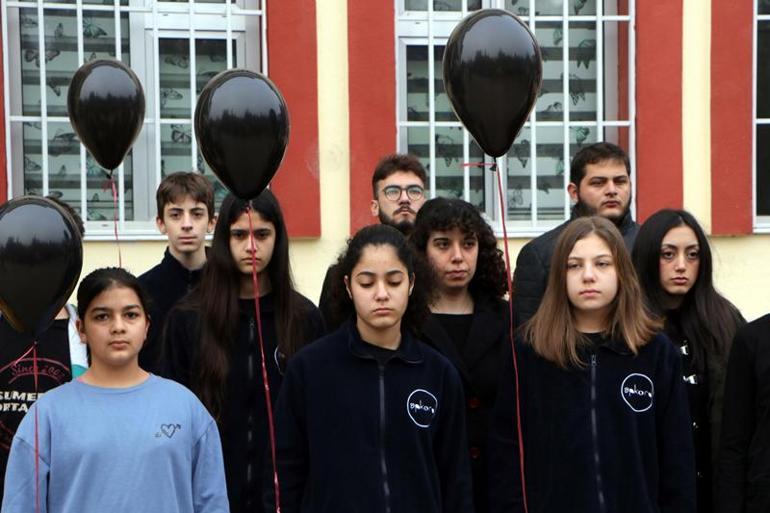 Hatay'da öğrenciler, kaybettikleri arkadaşlarını andı, Yağmur'un şiirini besteleyip okudu