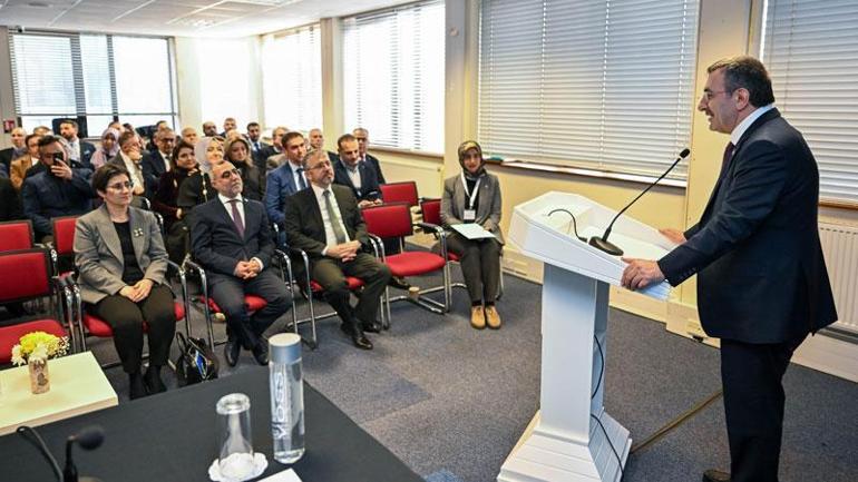 Cumhurbaşkanı Yardımcısı Yılmaz, Londra'da iş dünyası temsilcileriyle görüştü