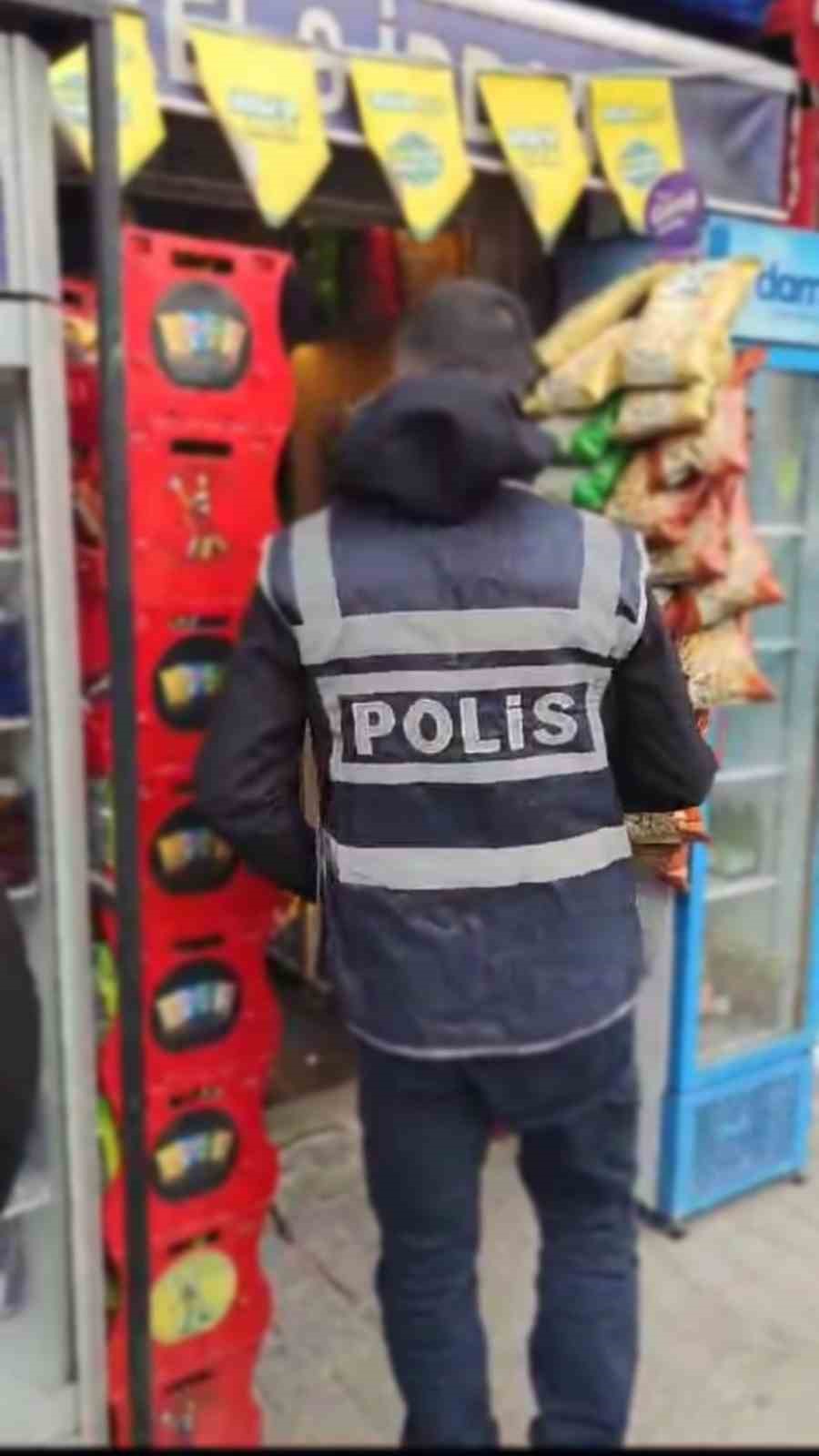 Eskişehir’de polis ekipleri okul çevresinde denetim yaptı