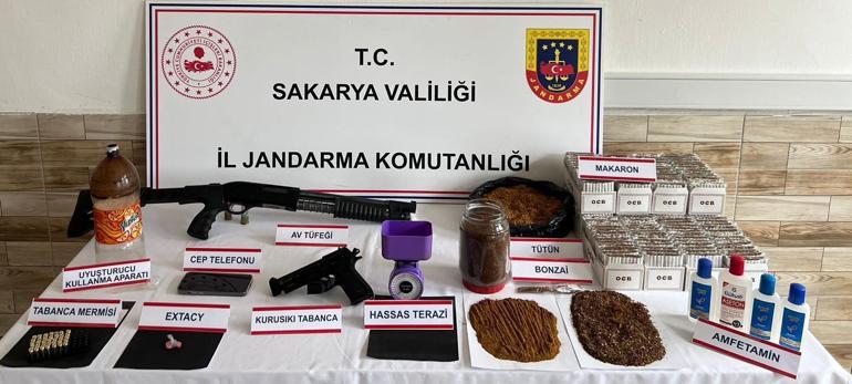 Sakarya'da uyuşturucu ve kaçakçılık operasyonu; 3 gözaltı