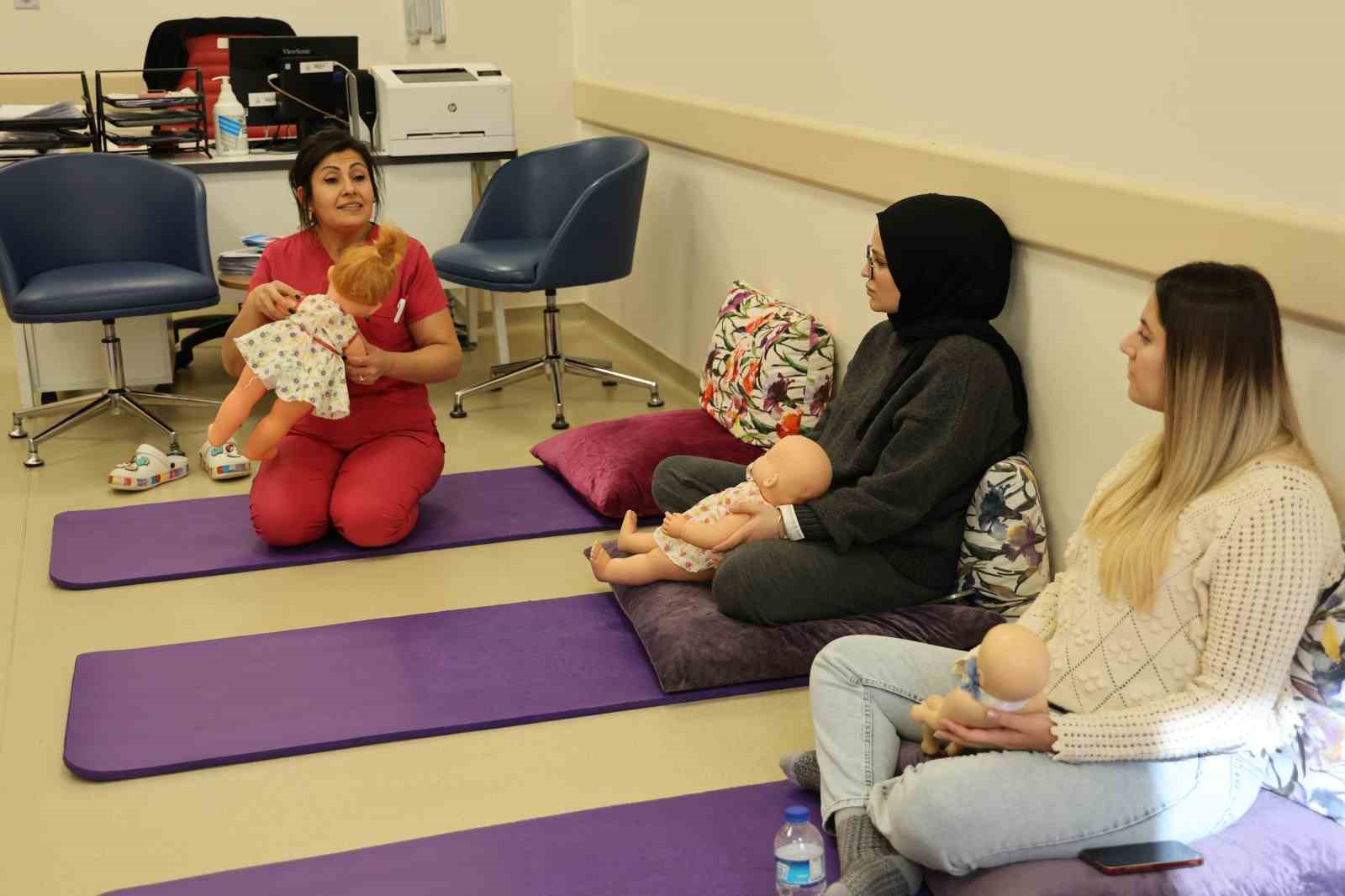 Anne adayları, gebe okulunda doğuma hazırlanıyor