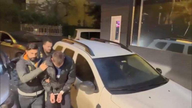 Maltepe'de taksi durağında tartıştığı şoförü silahla yaralayan şüpheli yakalandı