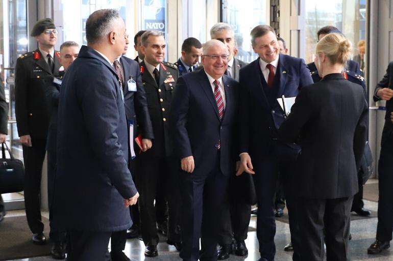 Bakan Güler, NATO toplantısı aile fotoğrafı çekimine katıldı