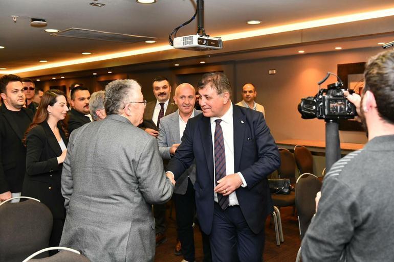 CHP'nin İzmir Büyükşehir Belediye Başkan Adayı Cemil Tugay iş insanlarıyla buluştu