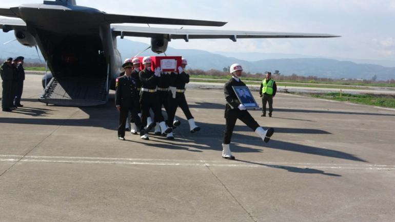 Türk Yıldızları'na ait uçağın düşmesi ile şehit olan Güven, son yolculuğuna uğurlandı