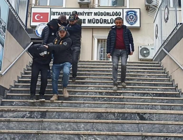 Milli futbolcu Kerem Aktüroğlu'nun trafikte yolunu kesen şüpheliler yakalandı