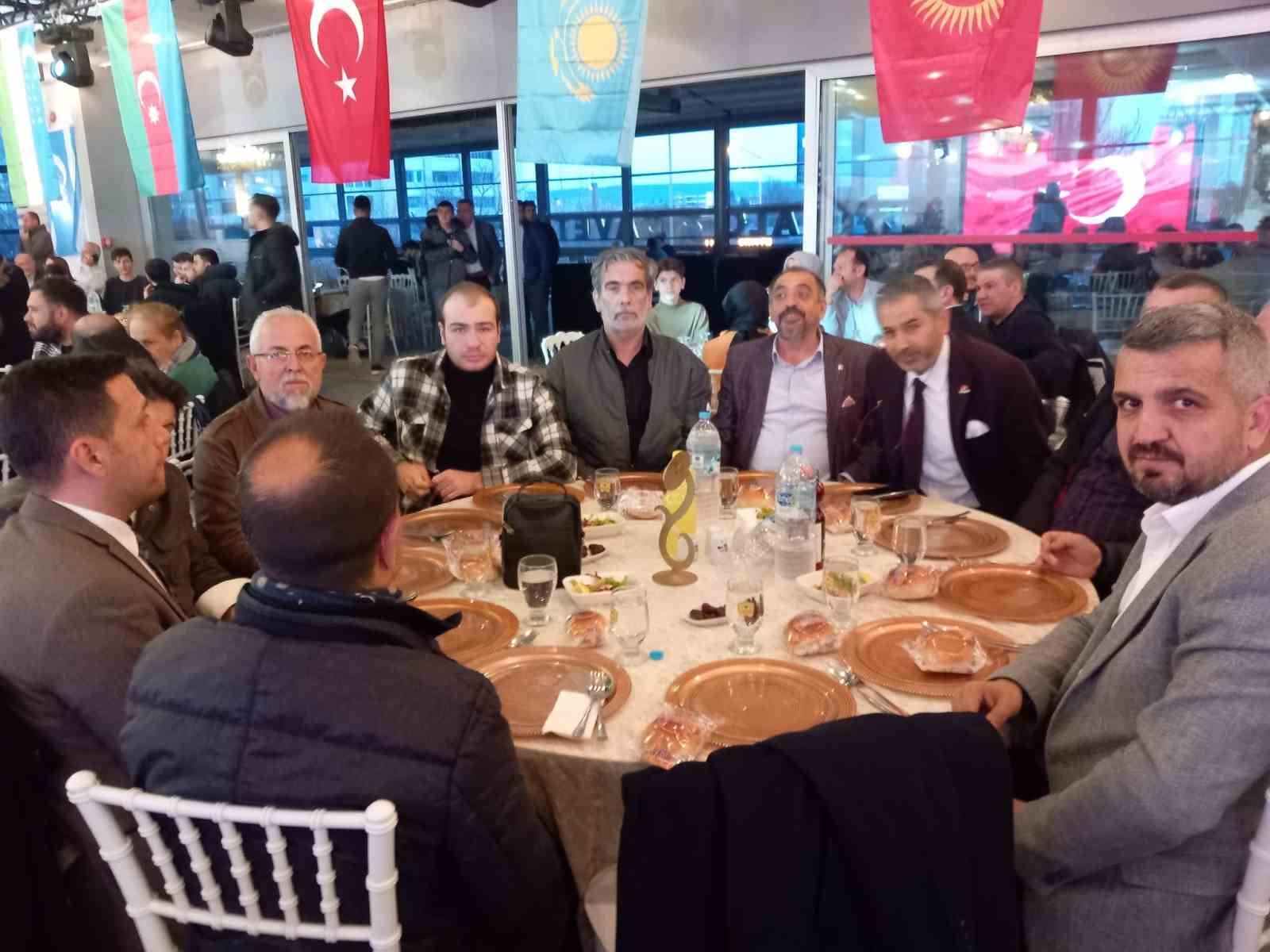 Eskişehir Kızılelma Turan Derneği Üyeleri tarafından iftar programı düzenlendi
