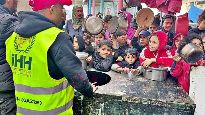 İHH, Gazze'de en çok yemek faaliyeti yapan kuruluşlar arasında yer aldı
