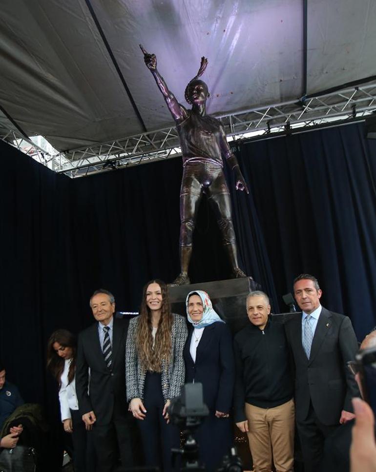 Eda Erdem Dündar'ın heykelinin açılışı gerçekleştirildi