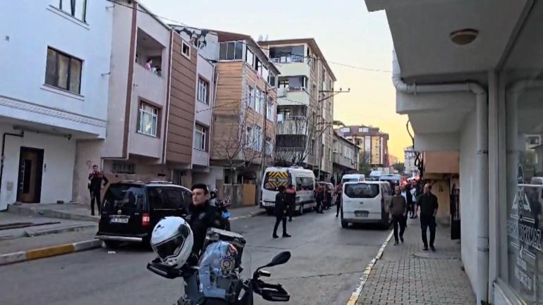 Sultanbeyli'de iki aile arasında bıçaklı kavga: 4 yaralı