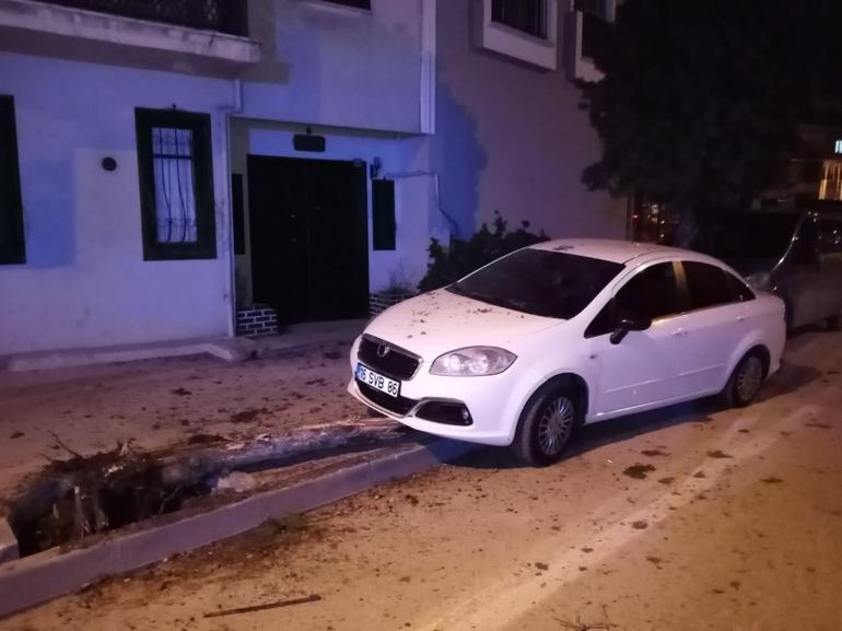 Bursa'da hafif ticari araç ile otomobil çarpıştı; 4 yaralı