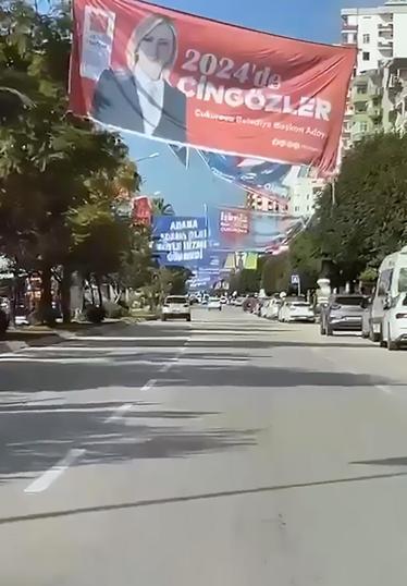 Görüntü kirliliği ve ölümlü trafik kazası nedeniyle Adana'da seçim afişleri kaldırılıyor