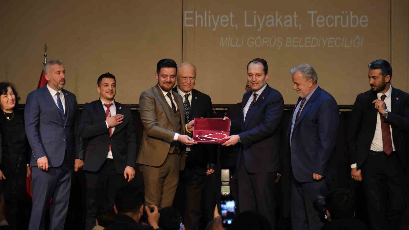 Yeniden Refah Partisi Genel Başkanı Erbakan Eskişehir’de konuştu