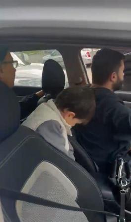 Gaziosmanpaşa'da minibüs şoförü beyzbol sopasıyla saldırdı